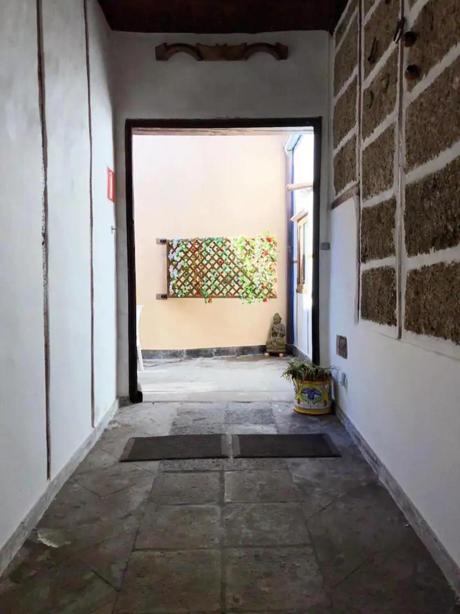 Elegant Studio In The Heart Of Garachico 100 Sqm Parking Available Apartment Exterior photo